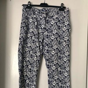TOMMY BAHAMA PRETTY DESIGN PANTS SIZE 4